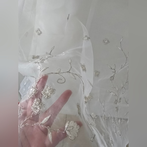 David's bridal Galina bridal gown - Picture 8 of 13